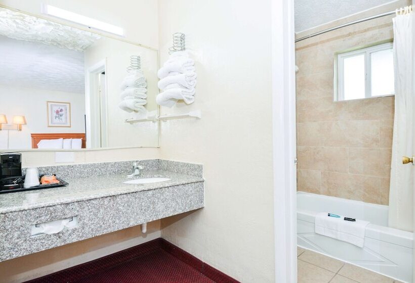 Номер Стандарт 2 Двуспальные Кровати, Americas Best Value Inn   Lebanon