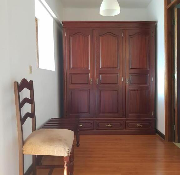 غرفة قياسية مطلّة علي البحيرة, Pensão David, B&b