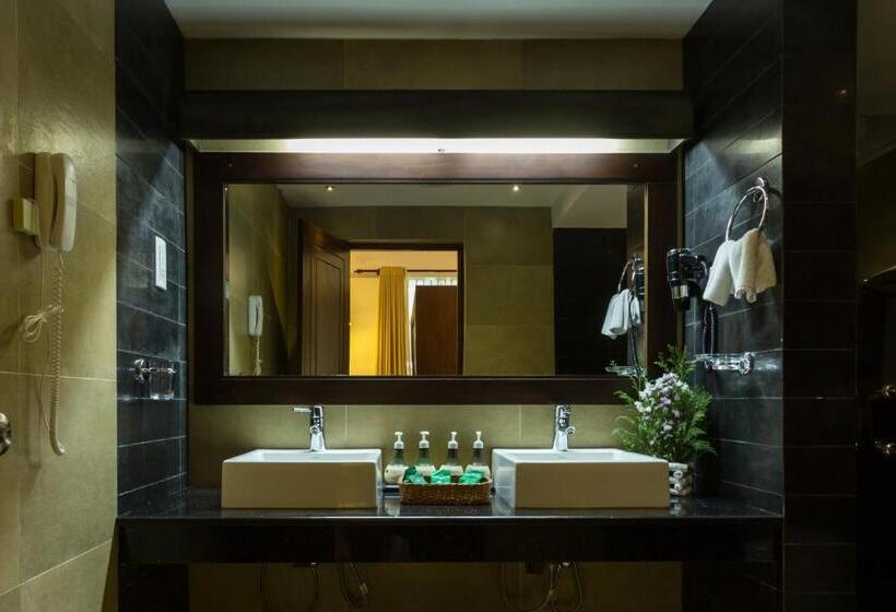 Люкс, Grand Udawalawe Safari Resort
