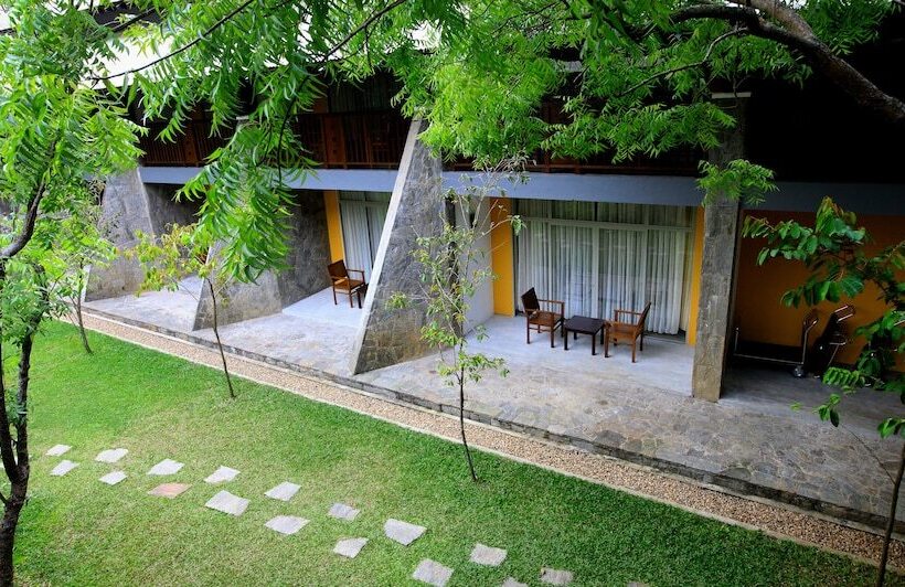 Номер Deluxe, Grand Udawalawe Safari Resort