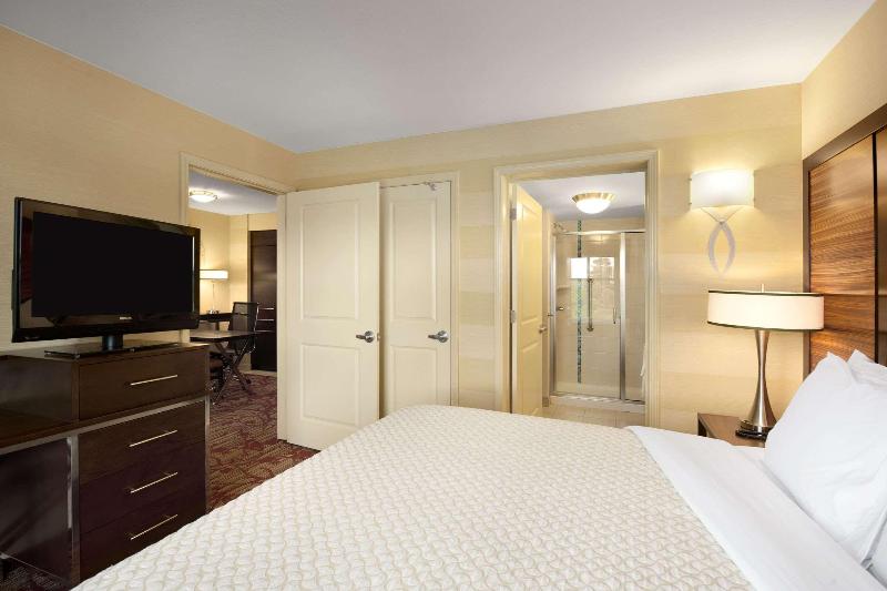 Люкс Кровать Кинг, Embassy Suites Atlanta   Kennesaw Town Center