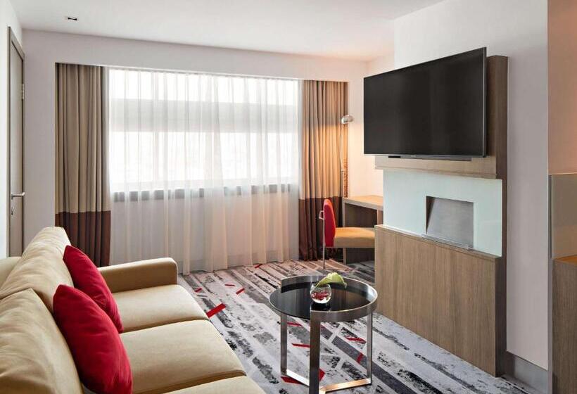 Люкс Superior, Novotel Jakarta Gajah Mada