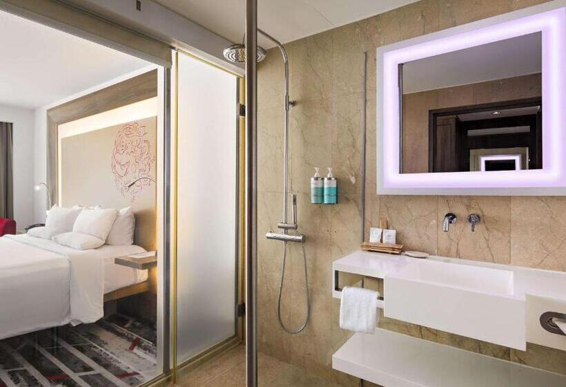 Номер Премиум, Novotel Jakarta Gajah Mada