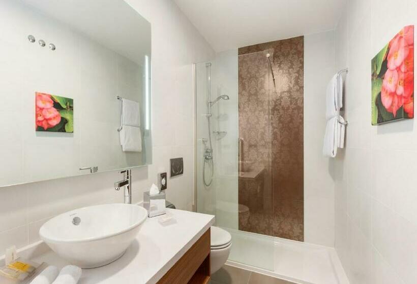 اتاق استاندارد, Hilton Garden Inn Sevilla