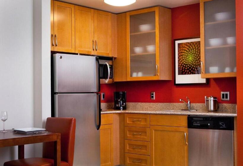 带大床的标准工作室, Residence Inn By Marriott Syracuse Downtown At Armory Square