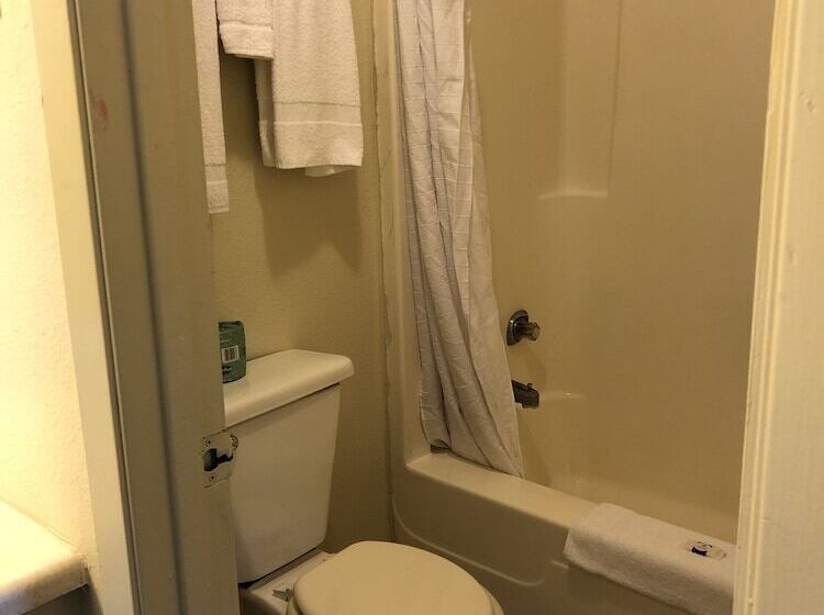 Номер Стандарт 2 Двуспальные Кровати, Glen Rose Inn And Suites