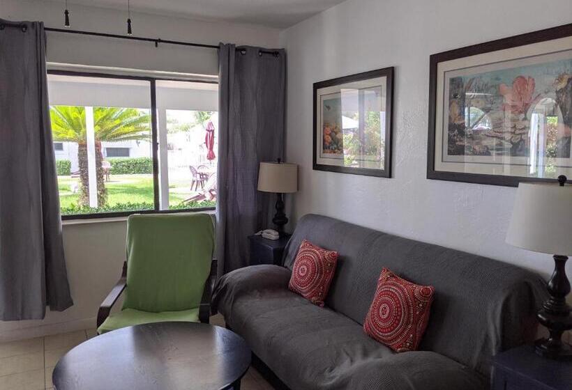 דירת חדר, Breakaway Inn