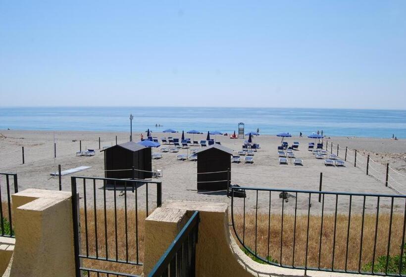 带1个卧室的带海景的公寓, Villa Nettuno Residence