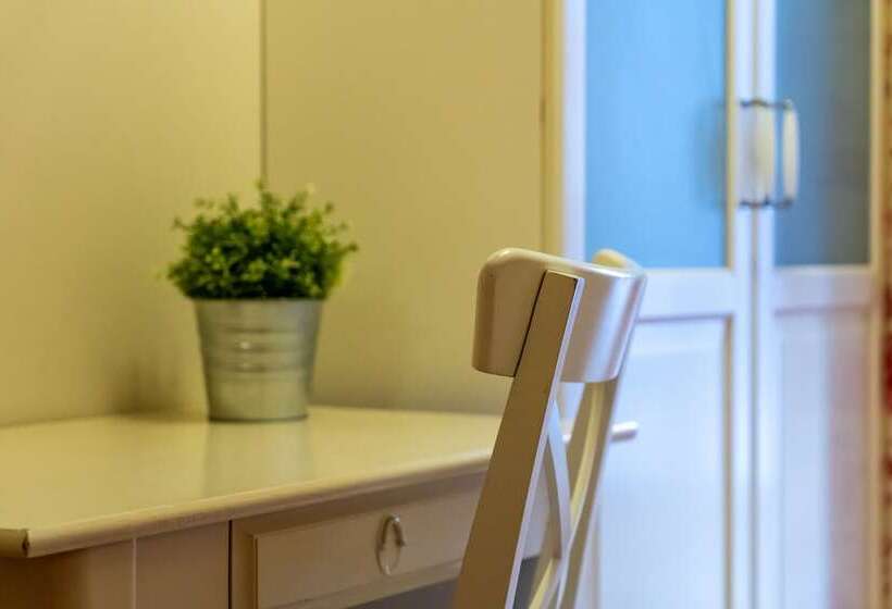اتاق استاندارد سه نفره, Hostal Matheu