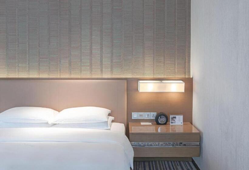 Club Room King Bed, Hyatt Regency Chongqing