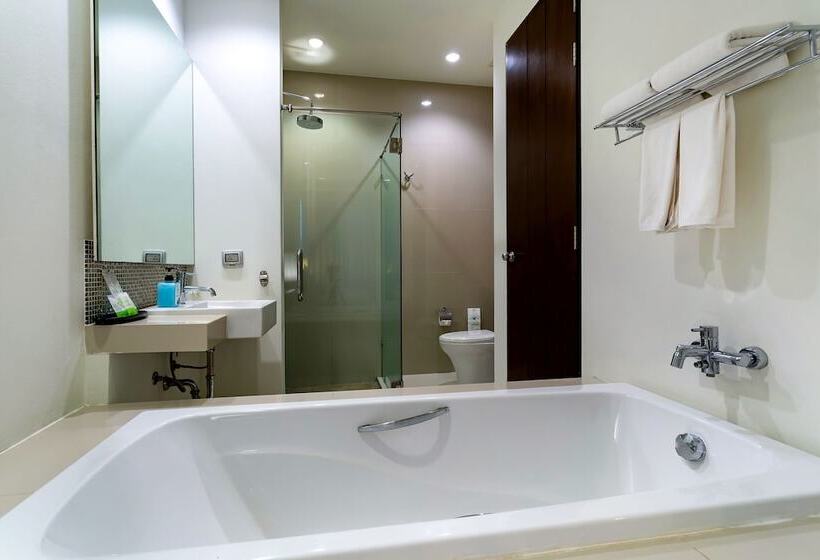 Medencére Néző Deluxe Szoba, The Palmery Resort