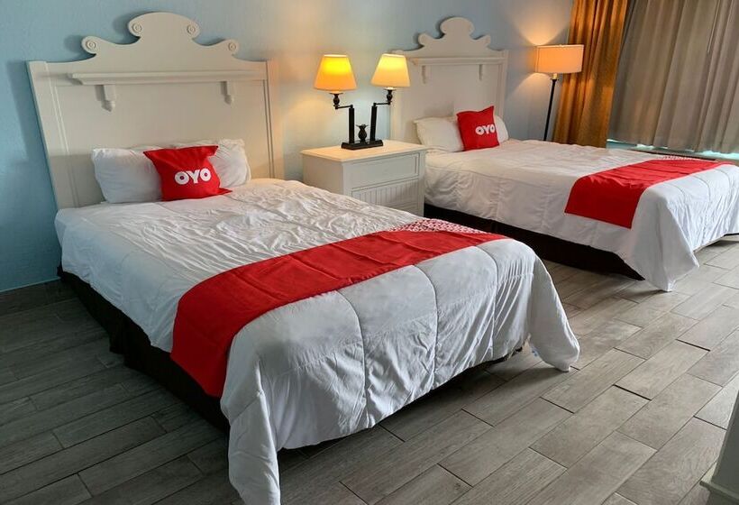 Номер Стандарт 2 Двуспальные Кровати, OYO Hotel Dundee By Crystal Lake