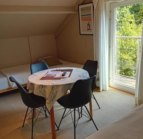 Семейный Номер, B&b Roseland