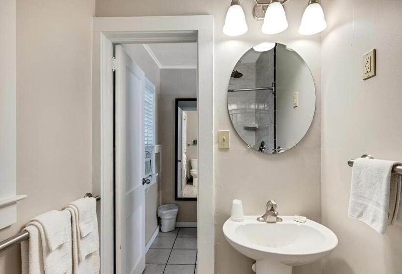 Номер Стандарт, Dolphin Oceanfront Motel   Nags Head