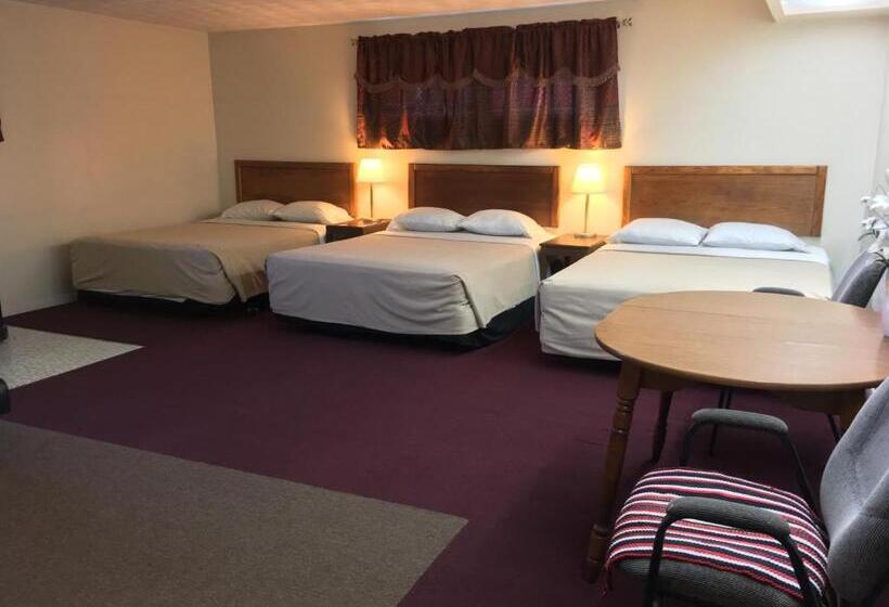 Семейный Номер, Driftwood Motel