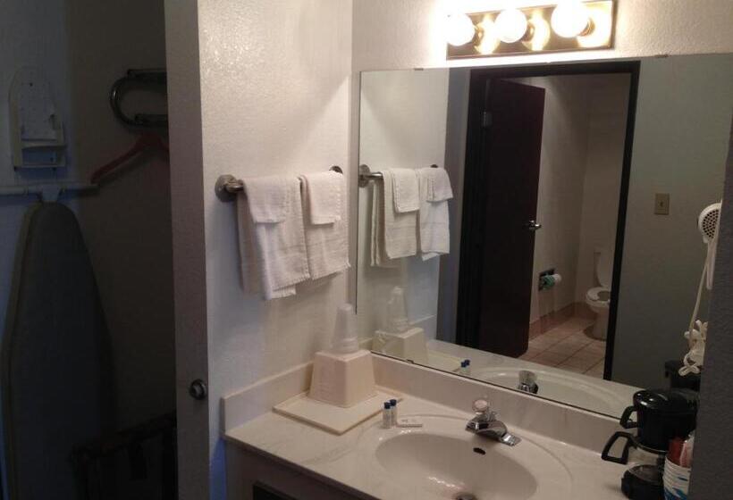 Люкс Кровать Кинг, Brentwood Inn & Suites