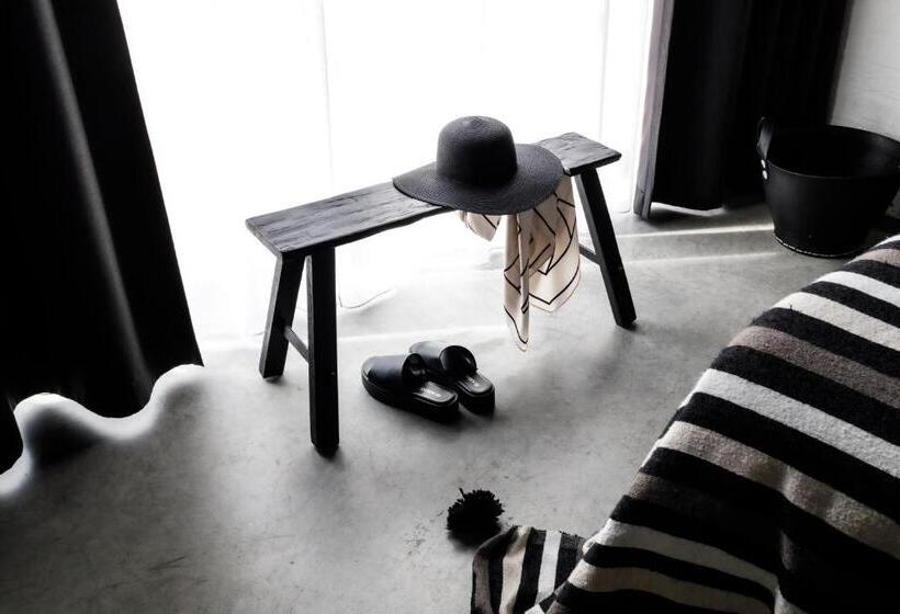 Номер Deluxe, Kaserne Boutique
