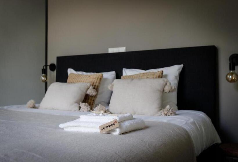 Номер Deluxe, Kaserne Boutique