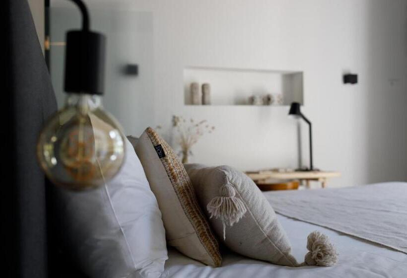 Номер Deluxe, Kaserne Boutique