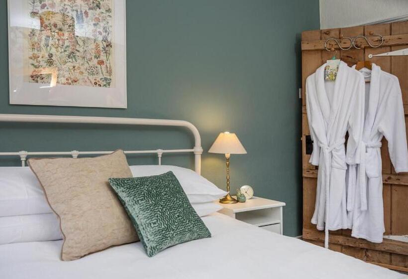 Номер Стандарт, Swallows Nest Bed And Breakfast