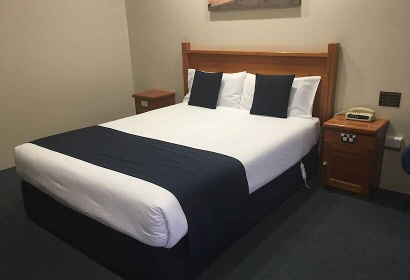 Номер Deluxe, Breakout Motor Inn