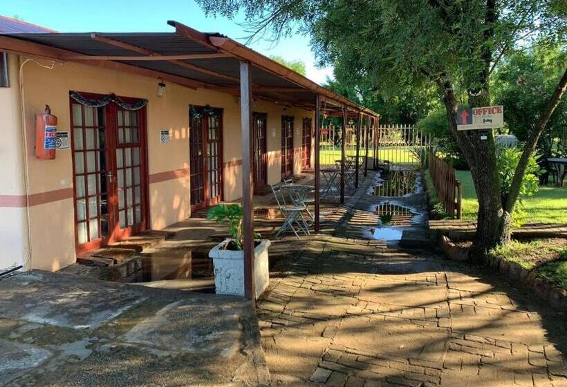 اتاق خانوادگی, Eden Guest Farm
