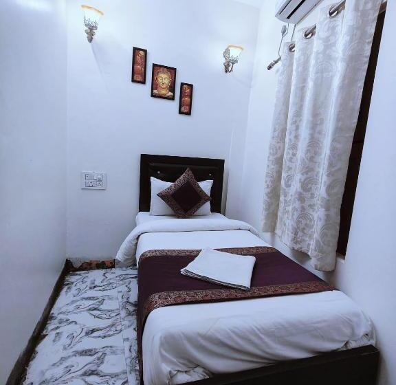 Номер Deluxe Одноместный, Shanti Inn