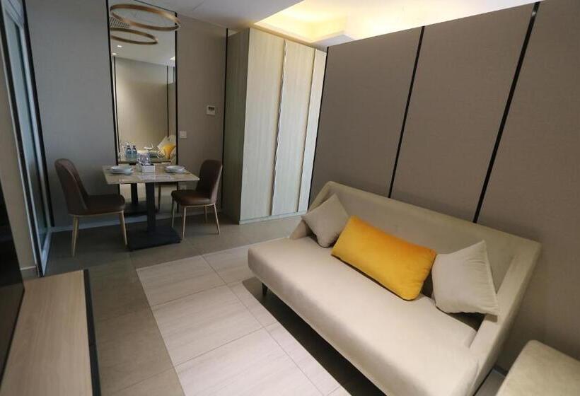 디럭스 룸, The Penthouse Residence