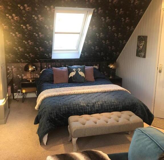 豪华海景房带阳台, Clouds B&b