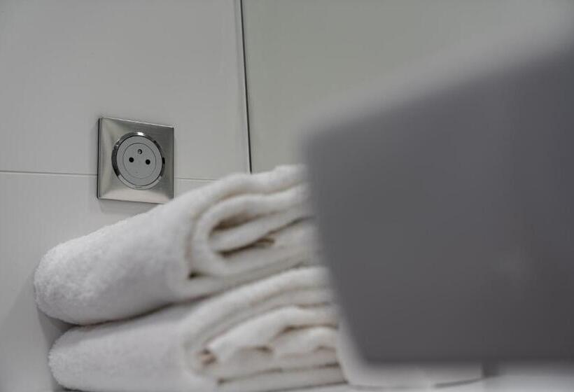 Номер Стандарт, Easyhotel Paris Charles De Gaulle Villepinte
