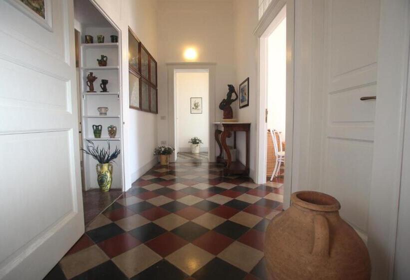 اتاق استاندارد با بالکن و چشم‌انداز دریا, Al Vecchio Castello