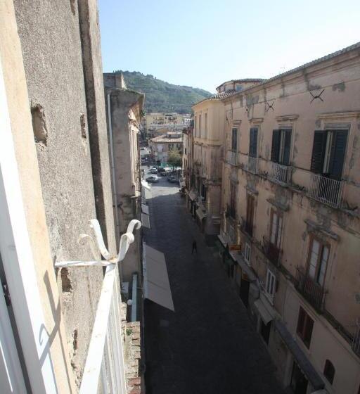 آپارتمان 2 خوابه با چشم‌انداز دریا, Al Vecchio Castello