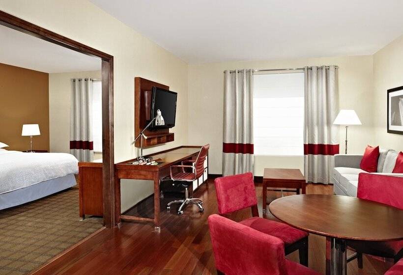 家庭套房, Four Points By Sheraton Calgary Airport