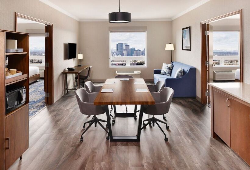 总统套房, Four Points By Sheraton Calgary Airport