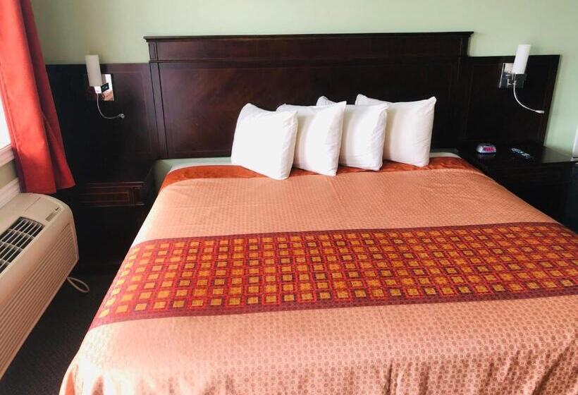 带按摩浴盆的套房, Perth Plaza Inn & Suites