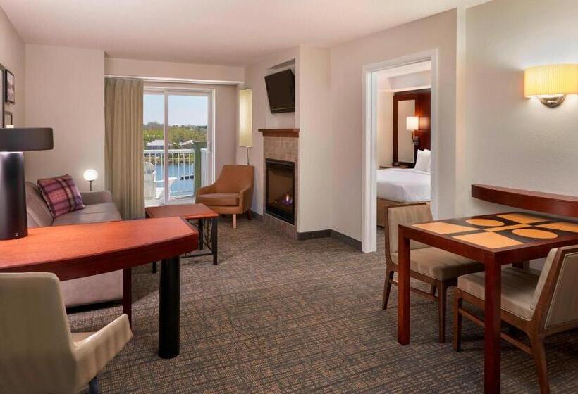 Suite with lake view, Residence Inn By Marriott Gravenhurst Muskoka Wharf