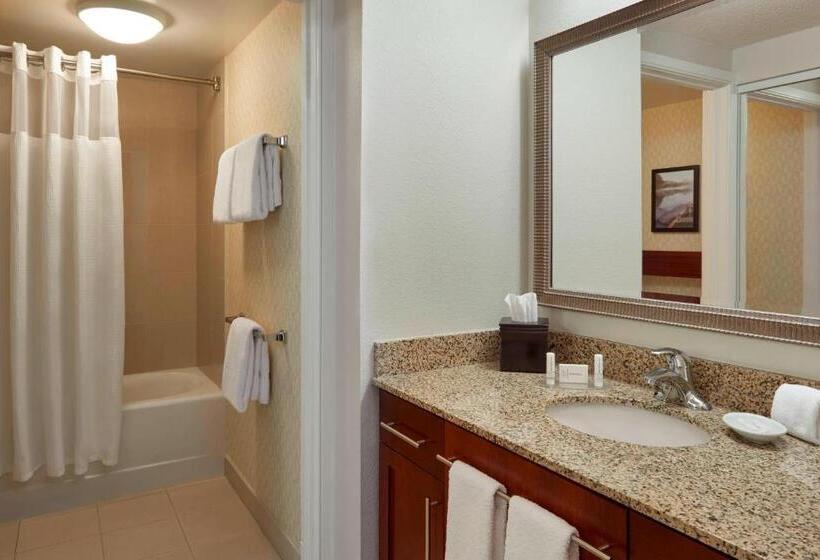 Люкс 2 Спальни, Residence Inn By Marriott Gravenhurst Muskoka Wharf