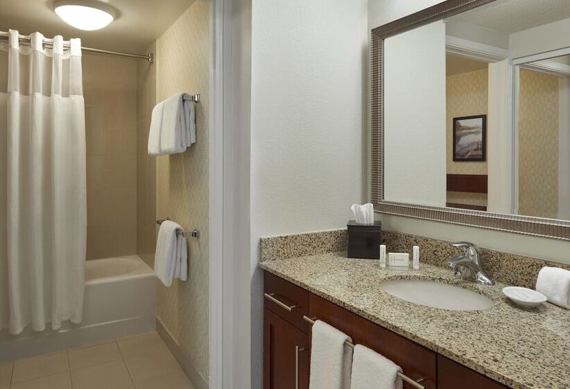 Suite with lake view, Residence Inn By Marriott Gravenhurst Muskoka Wharf