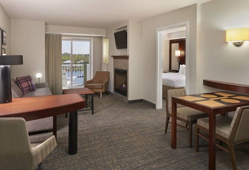 Suite with lake view, Residence Inn By Marriott Gravenhurst Muskoka Wharf