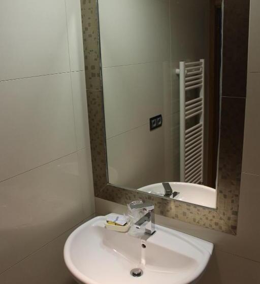 Номер Стандарт Трехместный, Hostal Burbia