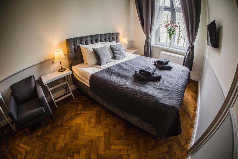 Quarto Estandar, Angel House Apart
