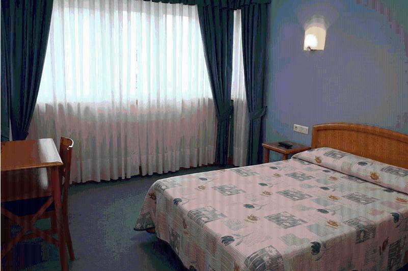 Номер Стандарт, La Guindal