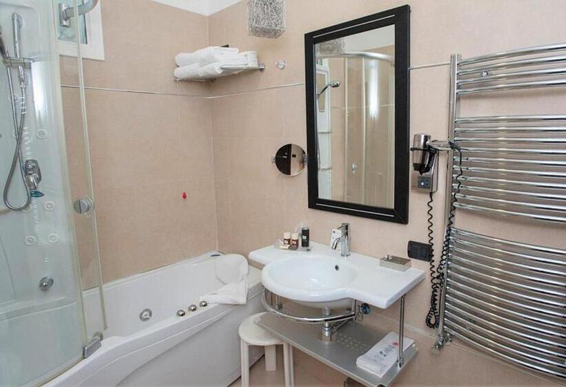 Полулюкс, Ahr Baja Hotel & Spa Cannigione
