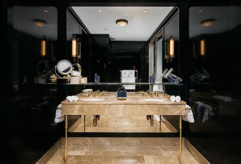 سوئیت با چشم‌انداز رودخانه, Casa Cipriani New York