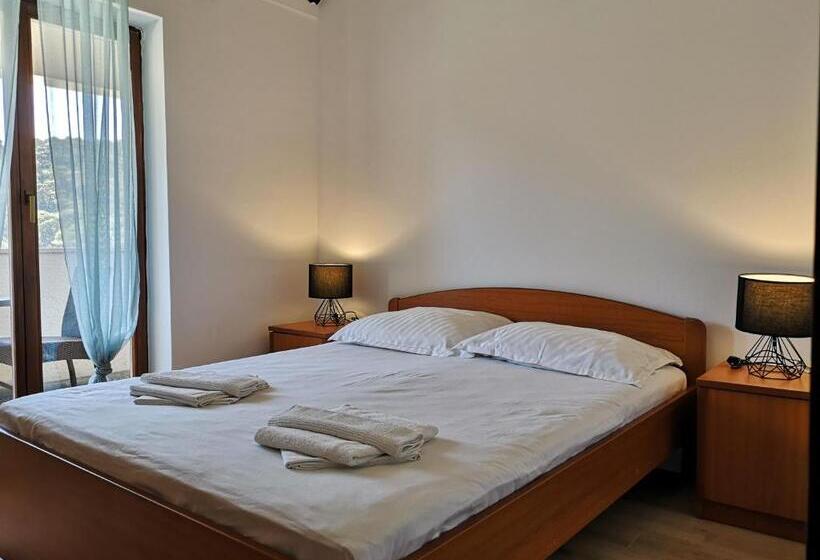 Апартаменты 1 Спальня Вид на Море с Балконом, Guest House Pikala