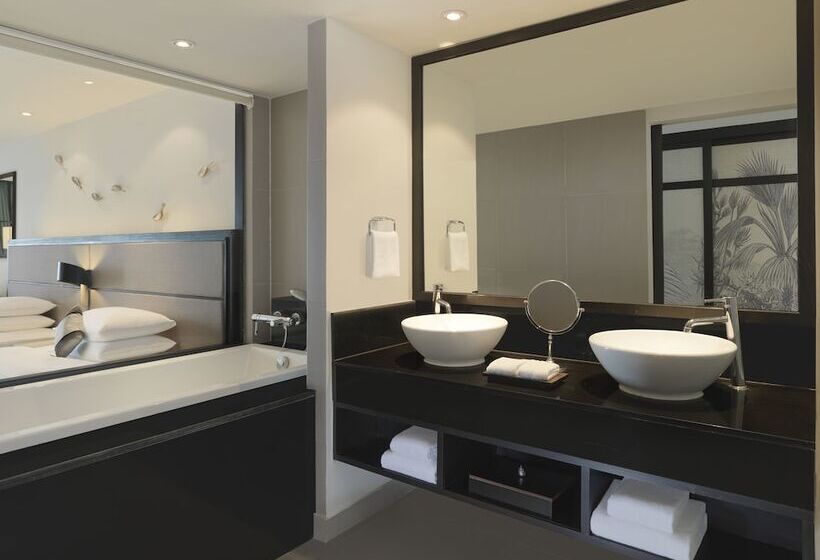 غرفة قياسية مطلّة علي البحر, Hyatt Regency Phuket Resort