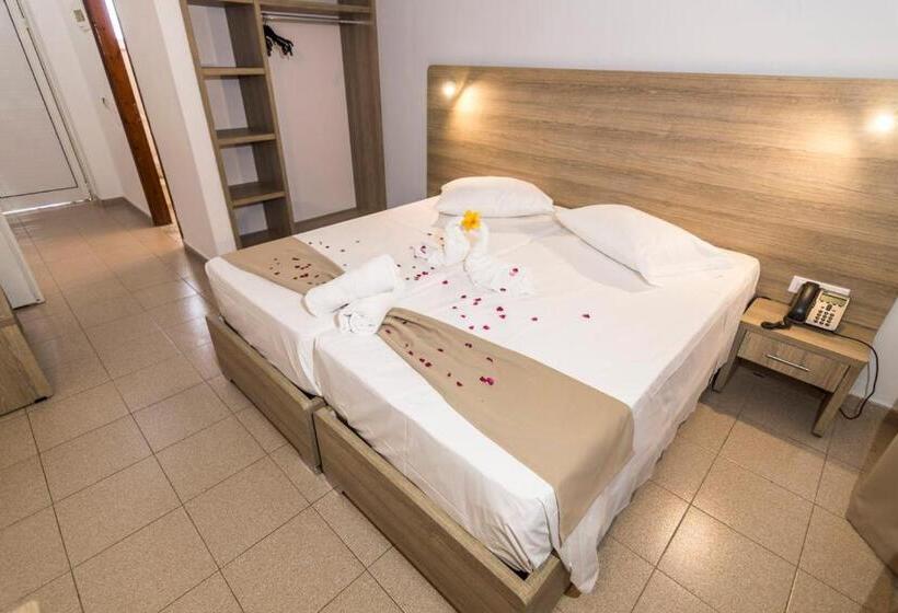 Четырехместный Номер Deluxe, Tivoli