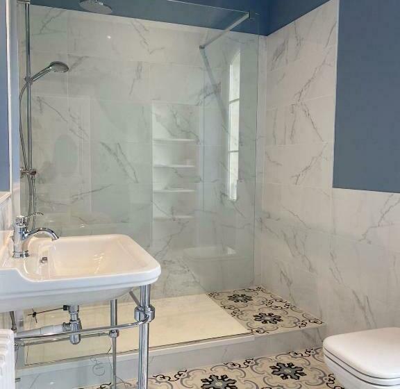 اتاق لوکس با تخت بزرگ, Chateau Vary