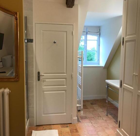 اتاق لوکس با تخت بزرگ, Chateau Vary