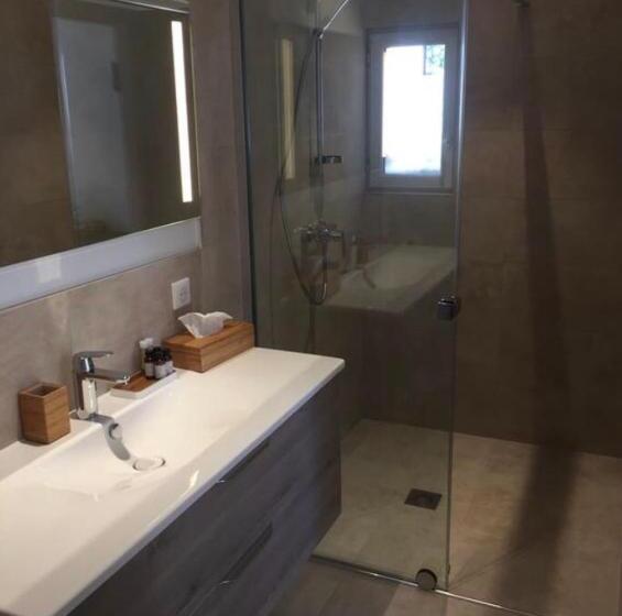 غرفة قياسية مطلّة علي الحديقة, Villa Made